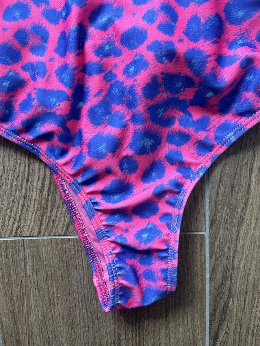 Badekleider & Bikinis: Maillot de bain léopard rose et violet, Taille M – Neu (gemäss Beschreibung) aus Hauterive NE von Lipal 2