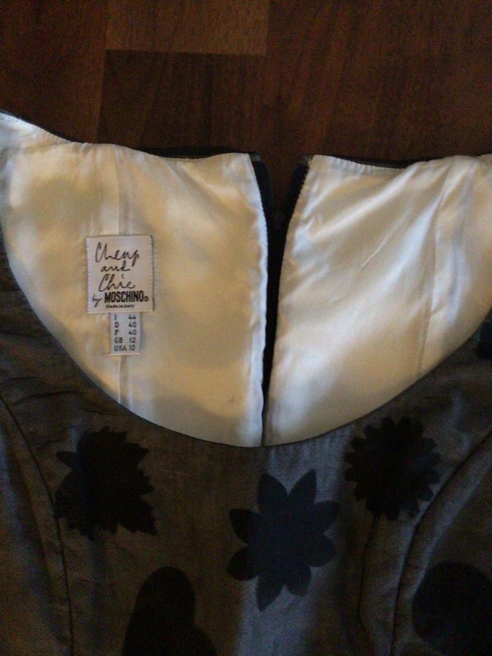 Moschino Top: Oberteil Moschino. Elegant – Usato da Zürich venduto da ElarmariodeRuth 2