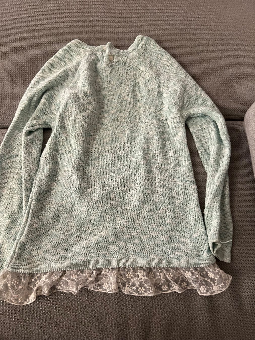 Pulls et sweat-shirts: Pullover 128 – D'occasion à Thun par Siladi 2