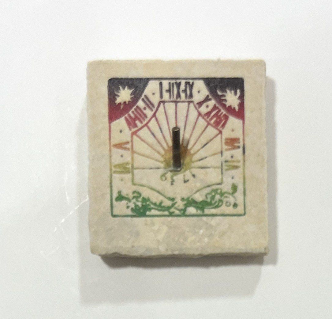 Plaketten & Abzeichen: Pin Sonnenuhr dreidimensional – Gebraucht aus Kriens von TSCH1