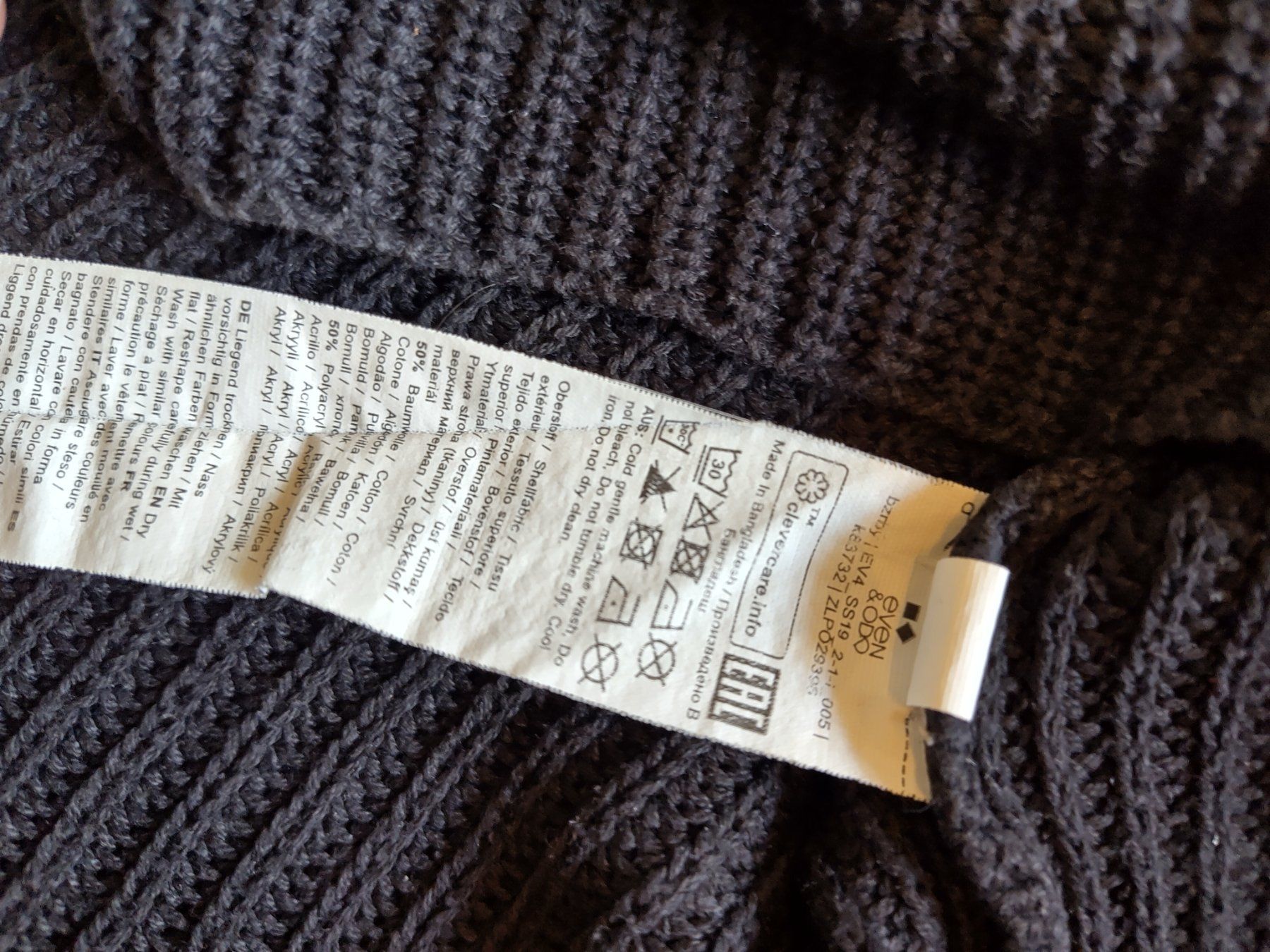 Pullover & Sweatshirts: Pullover – Gebraucht aus Bern von Linii 2