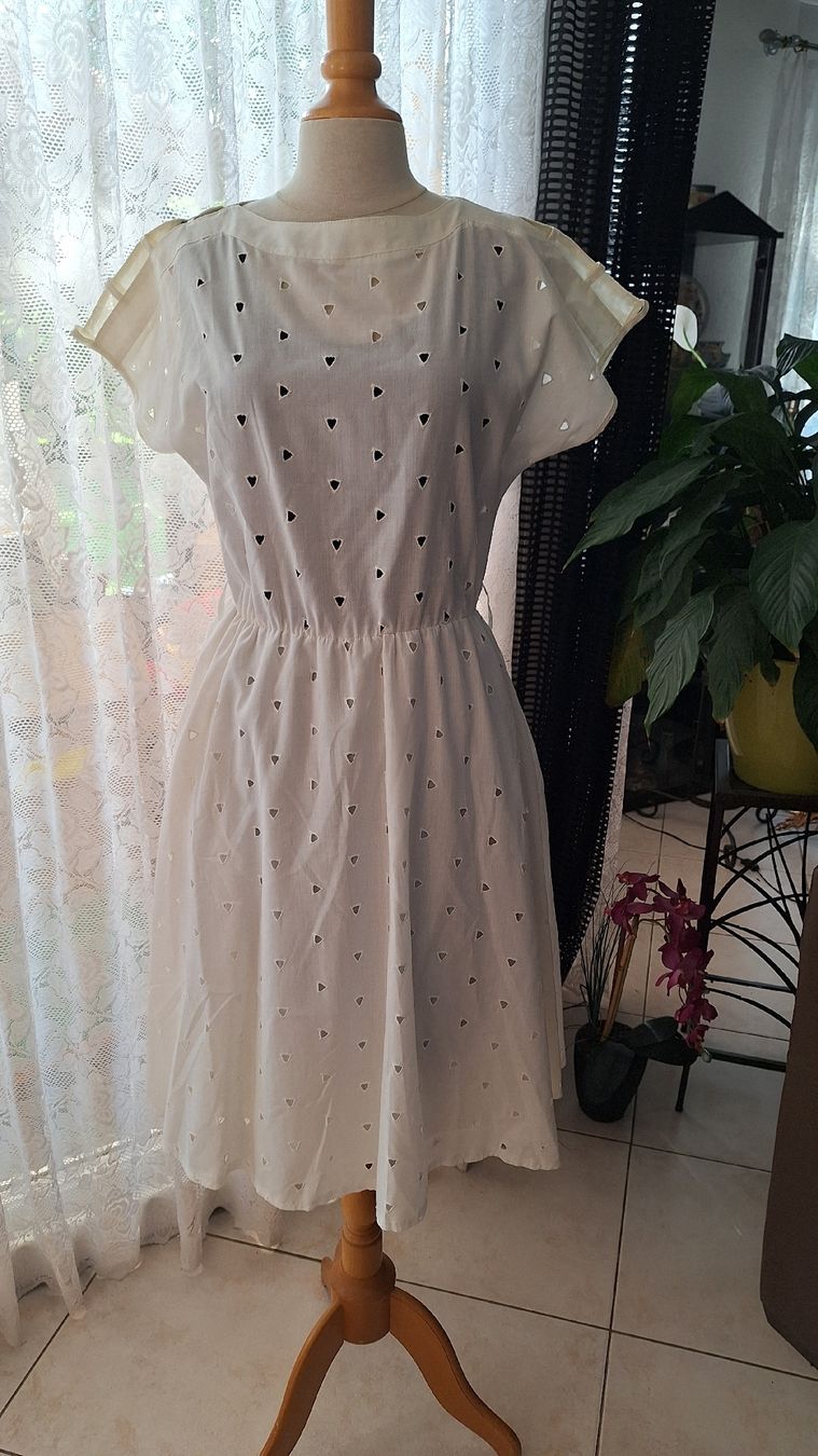 C&A Vestiti: Robe blanche Vintage 40 – Usato da St-Triphon venduto da Jldr0