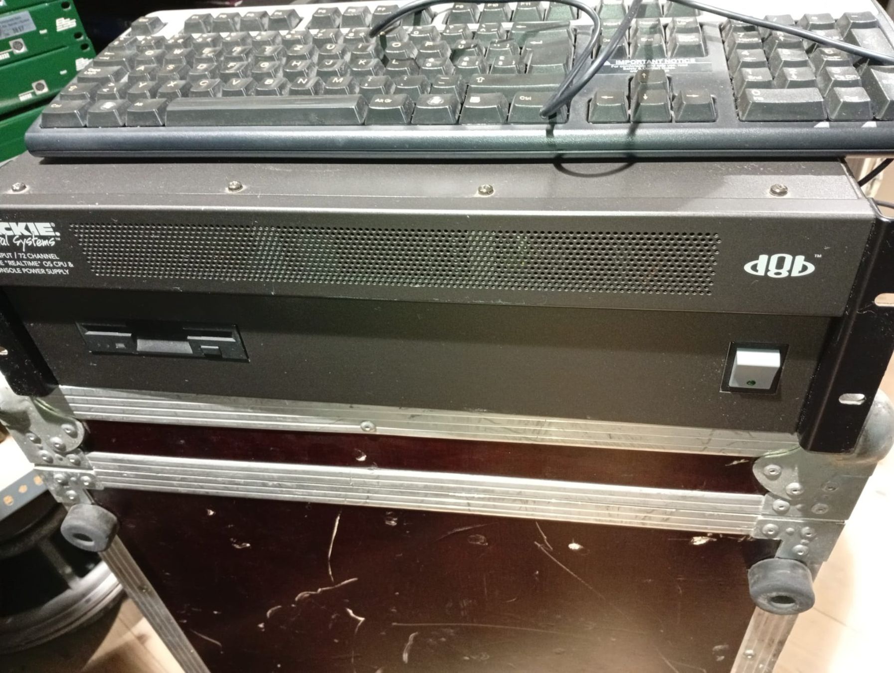Console di mixaggio: Mackie D8B Digital Mixer – Usato da Koppigen venduto da connect1 2