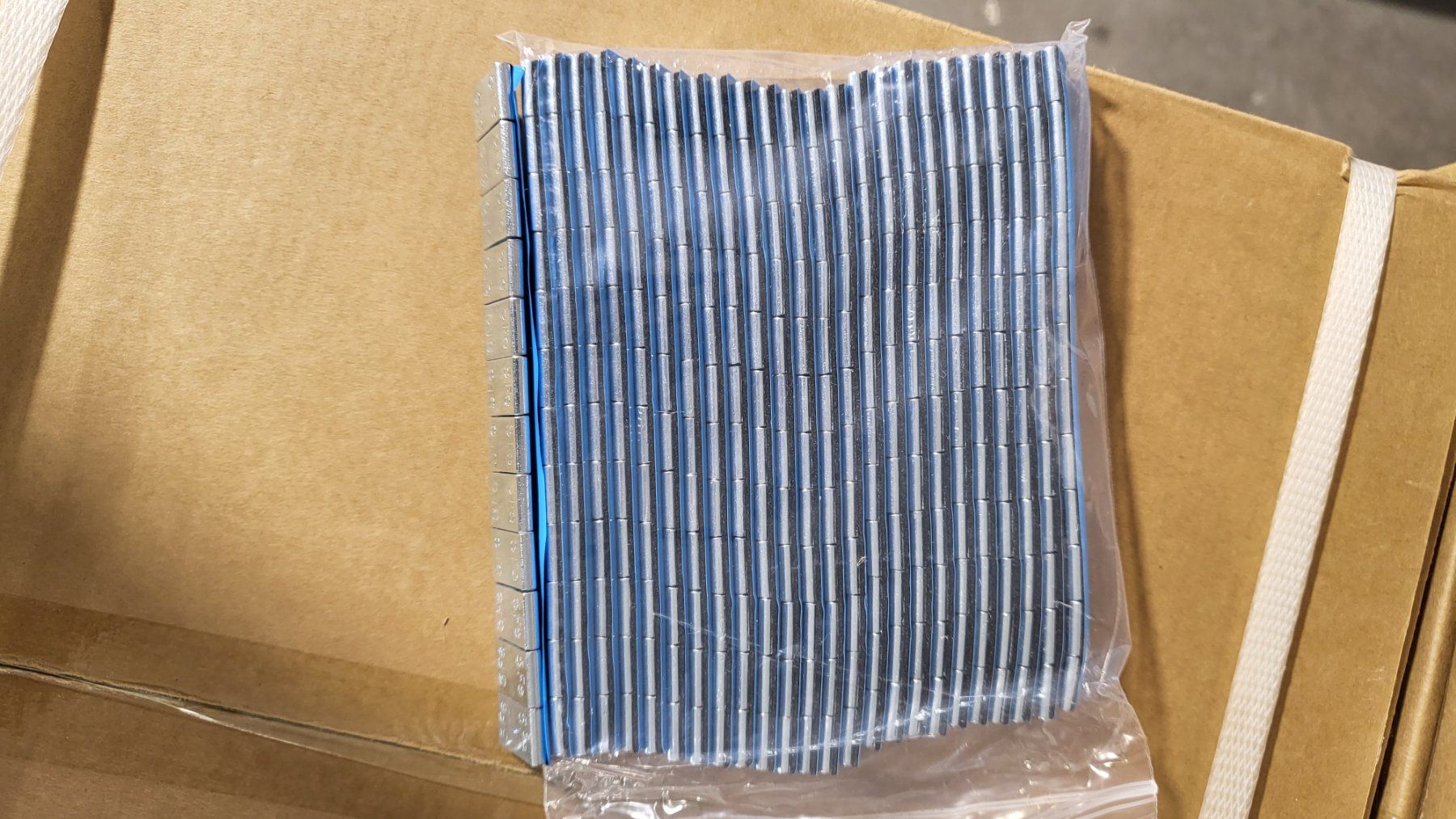 Pneus & Kompletträder: Klebegewichte 5g verzint    6kg – Neu und originalverpackt aus Ebmatingen von 566196 2