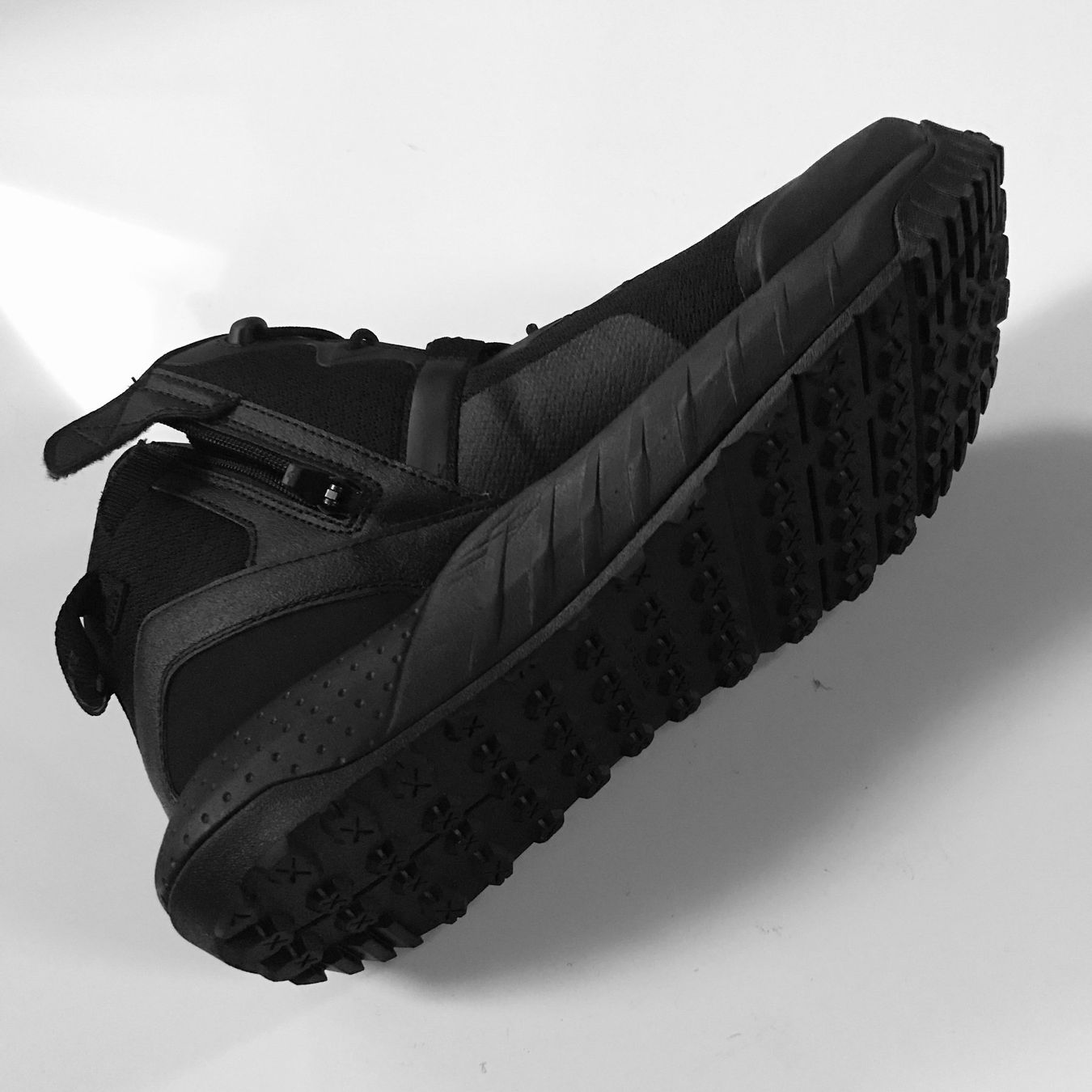 Under Armour Scarpe da uomo: Under Armour Micro G Valsetz Zip Mid Boots  Gr. 44.5 – Nuovo e nell'imballaggio originale da Luzern venduto da cap_pv8l 3