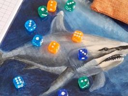 Neuer Kunst-Spieltisch, Unikat + 12 Würfel + Yatzyblock