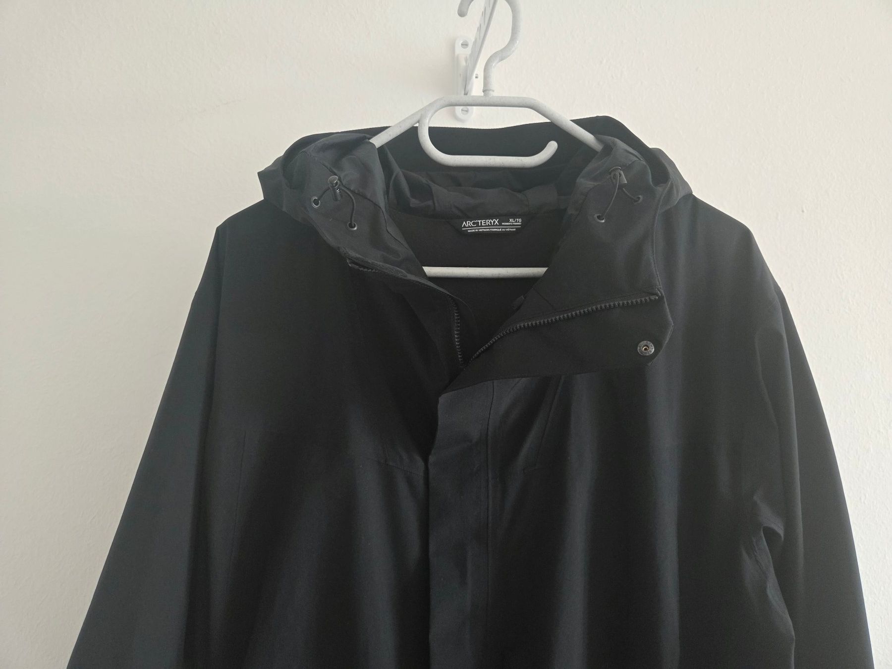 Arcteryx Mäntel: Regenmantel von Arc'teryx schwarz – Gebraucht aus Oberrieden von Smart570 1