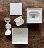 Apple AirPods Pro mit Wireless Charging Case