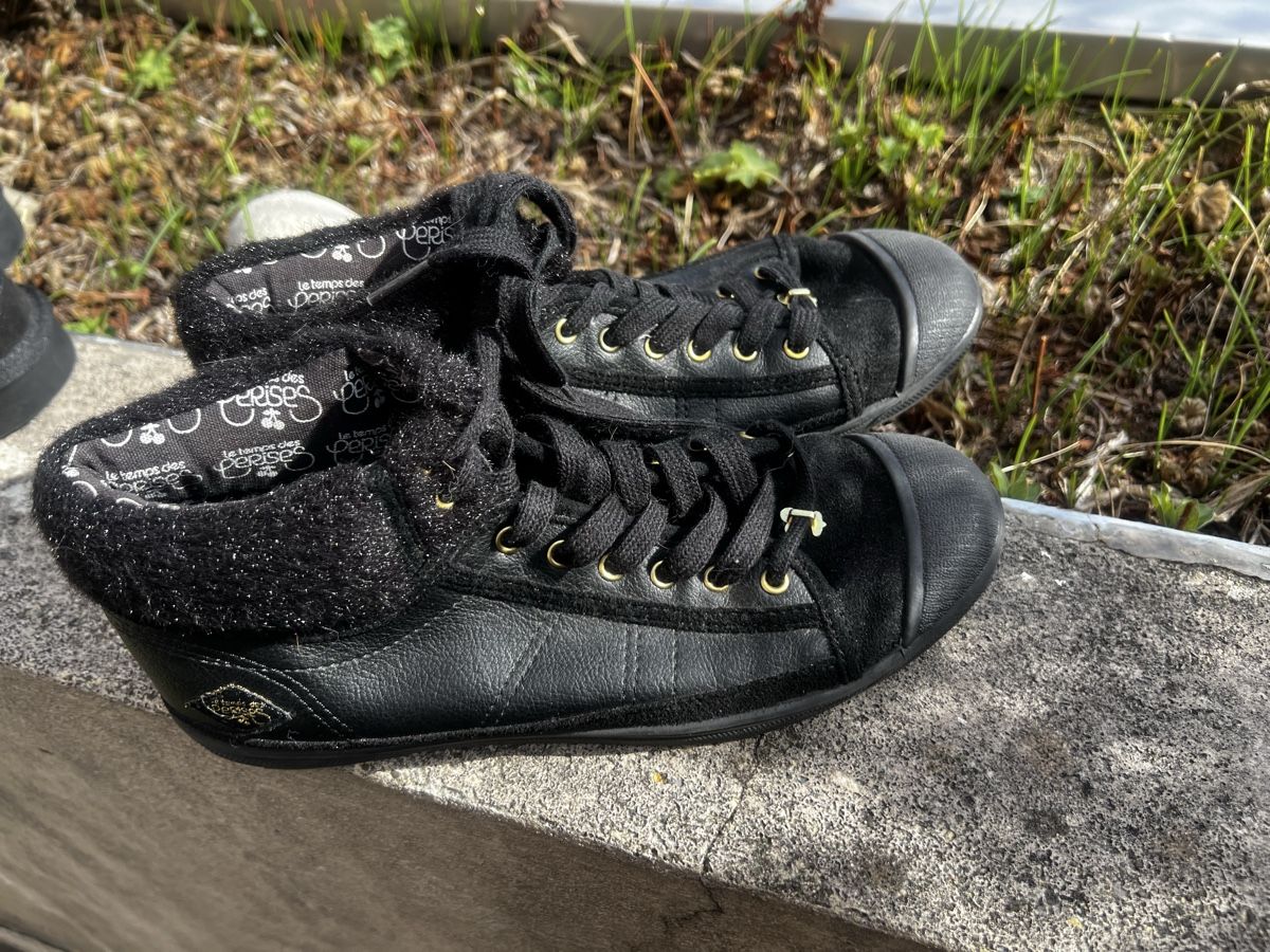 Le Temps Des Cerises Scarpe da uomo: Herbst Schuhe Le Temps de Cerises – Usato da Neuhausen venduto da Melkun1113
