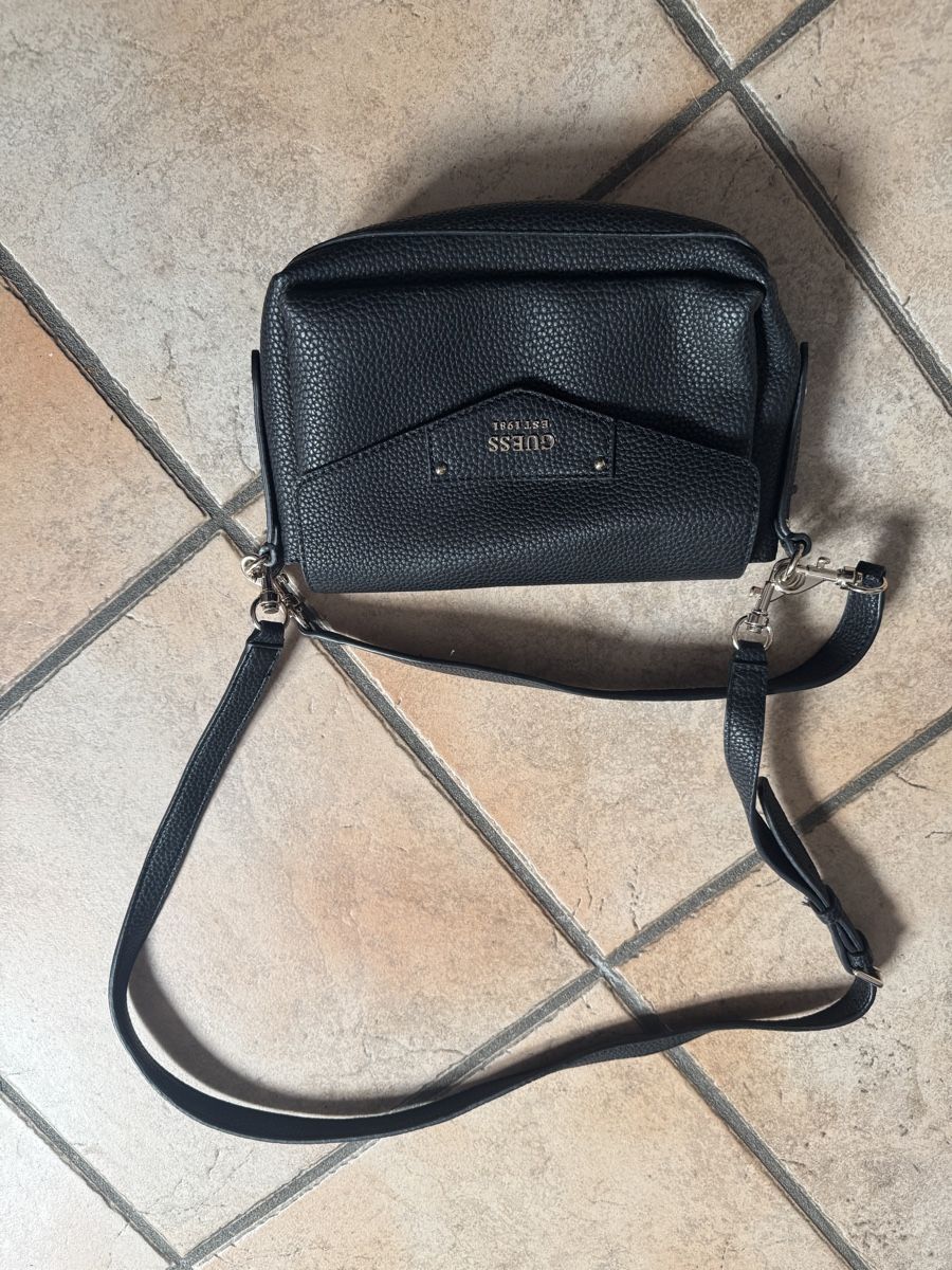 Guess Taschen für Damen: Tasche Guess – Gebraucht aus Schellenberg von tmketz