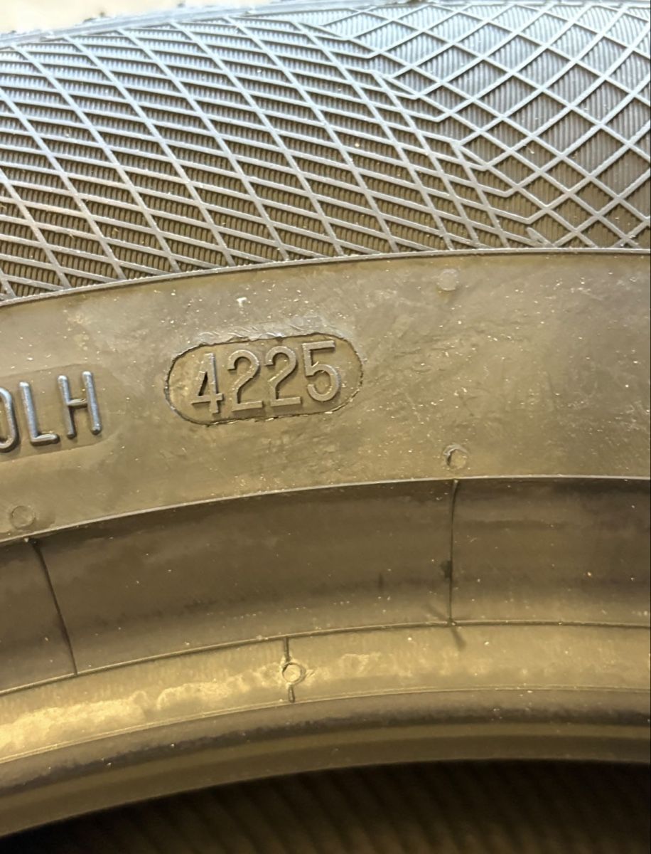 Continental Pneus & Kompletträder: Winterreifen 235/55R19 101H Continental  – Neu und originalverpackt aus Gerlafingen von Pneu-Puric 1