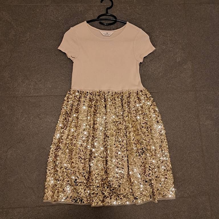 Vestiti: Wunderschönes Kleid – Usato da Neftenbach venduto da sam_jbb5