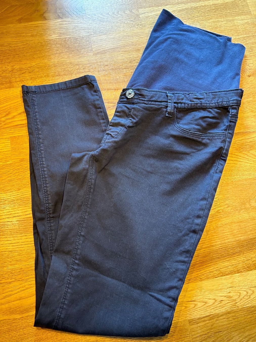 Esprit Jeans: Umstandsmode Hosen – Usato da Buchrain venduto da mangotree123