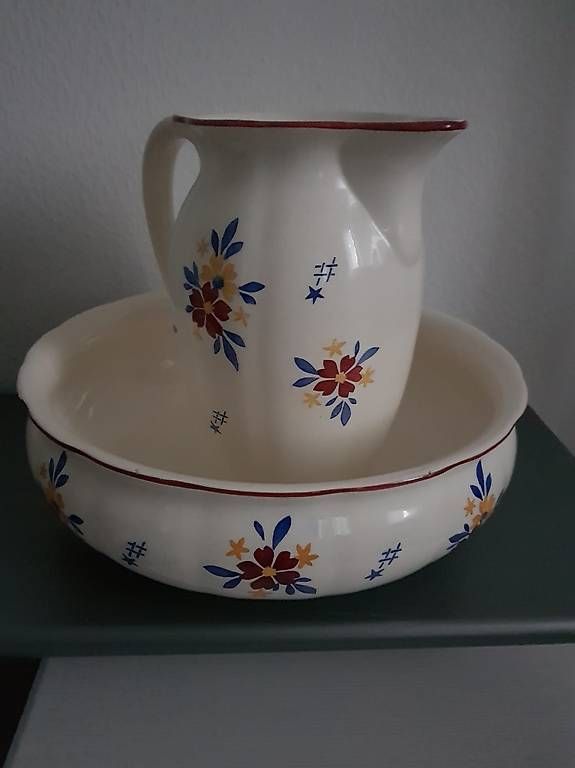 Villeroy & Boch Ciotole: Villeroy & Bosch Waschschüsselset – Usato da Frauenfeld venduto da Maschia