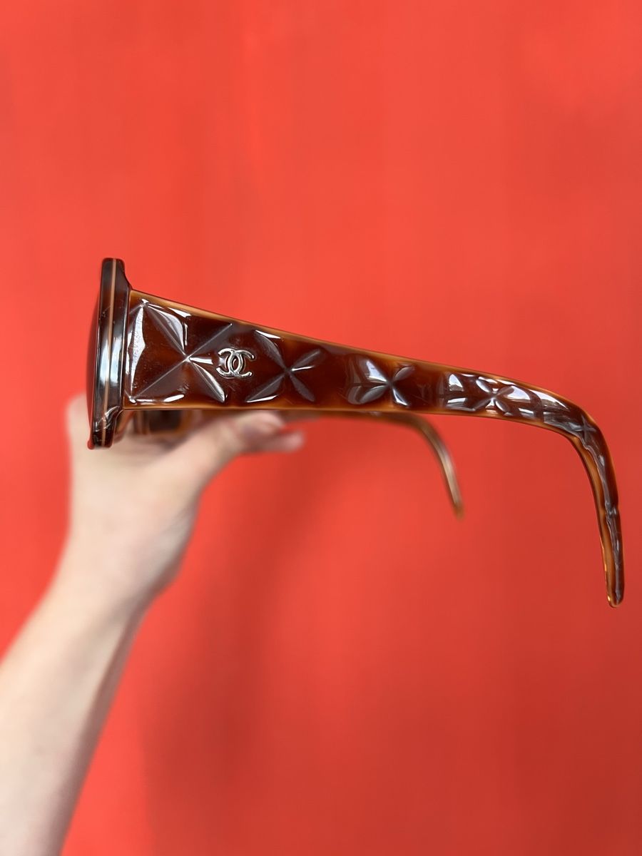 Chanel Occhiali & Lenti: CHANEL Sonnenbrille braun – Usato da Zürich venduto da car_x52z