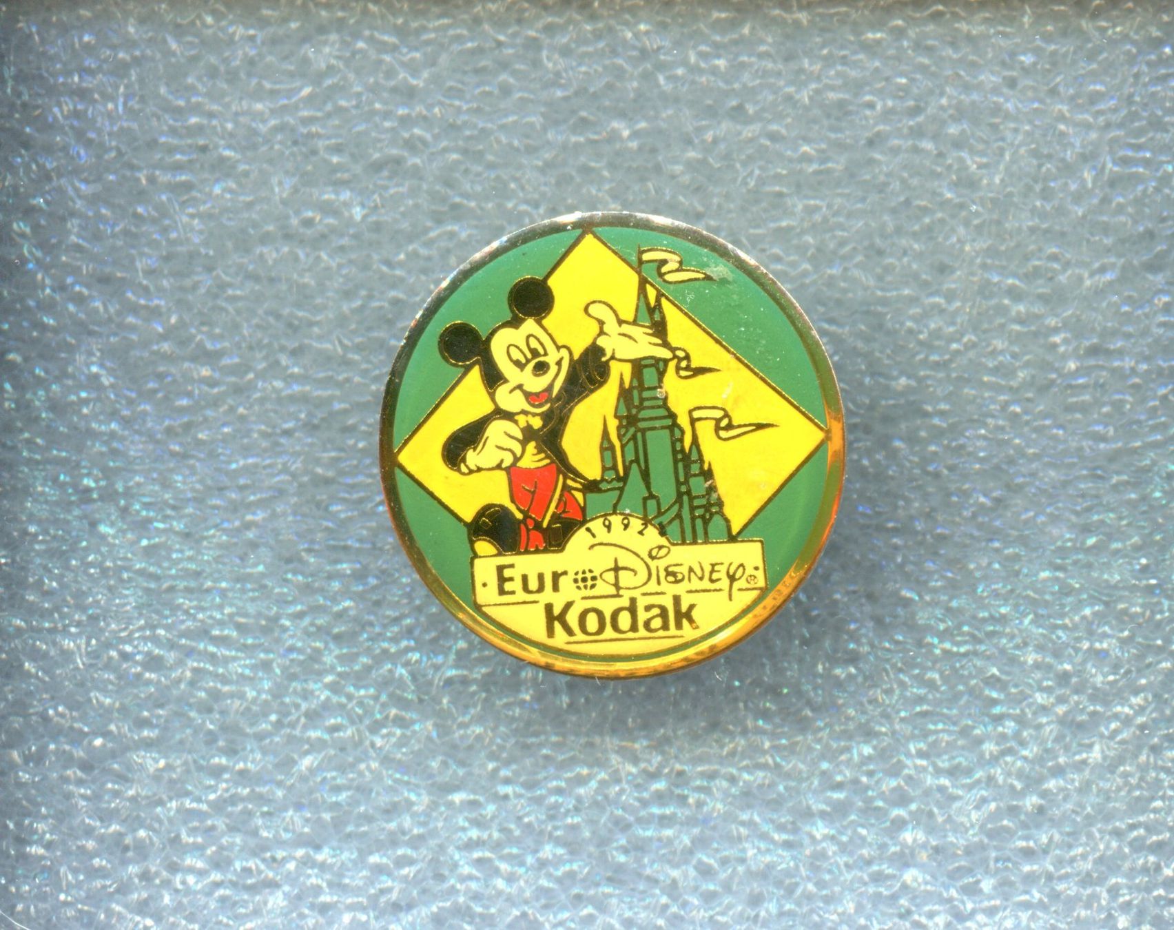 Disney Plaketten & Abzeichen: Euro Disney  MICKY MAUS – Gebraucht aus Winterthur von Sammleroase