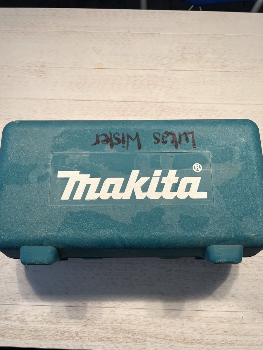 Makita Toutes les machines: Makita KP 0810C – D'occasion à Huttwil par luk_9tdh 6