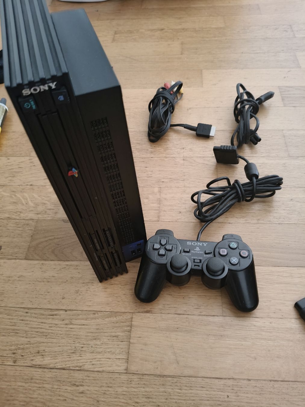 Sony Console: Sony PlayStation 2 Konsole SCPH-30003 mit Controller Top – Usato da Oensingen venduto da ece_8k7q 5