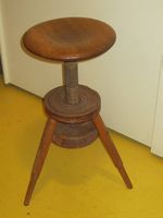 Antiker Massivholzhocker