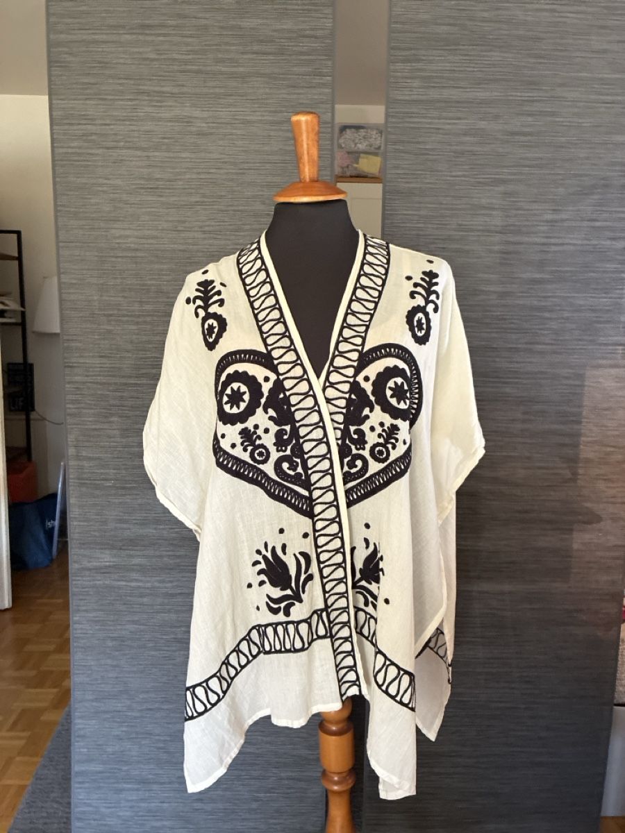 Altro in Moda donna: Cape  – Nuovo (secondo la descrizione) da Genève venduto da tur_t6pz