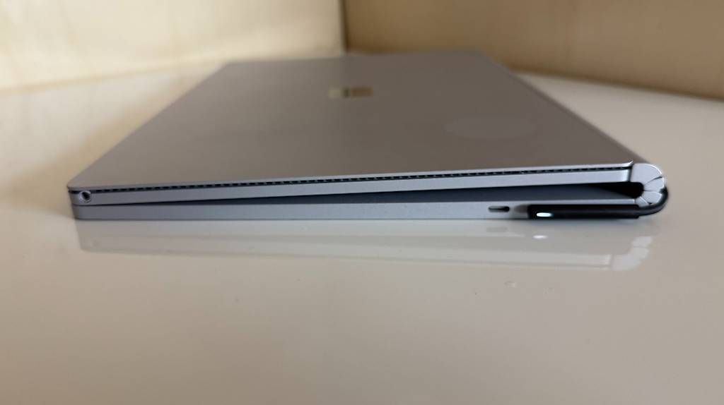 Microsoft Notebook: Microsoft Surface Book 2 | 13.5" i5 | 8 GB | 256 GB SSD – Usato da Montreux venduto da RobertAnthony 2