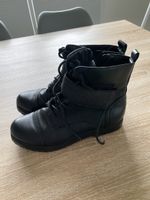 Schwarze Schnürstiefel für Damen, ideal für den Herbst!