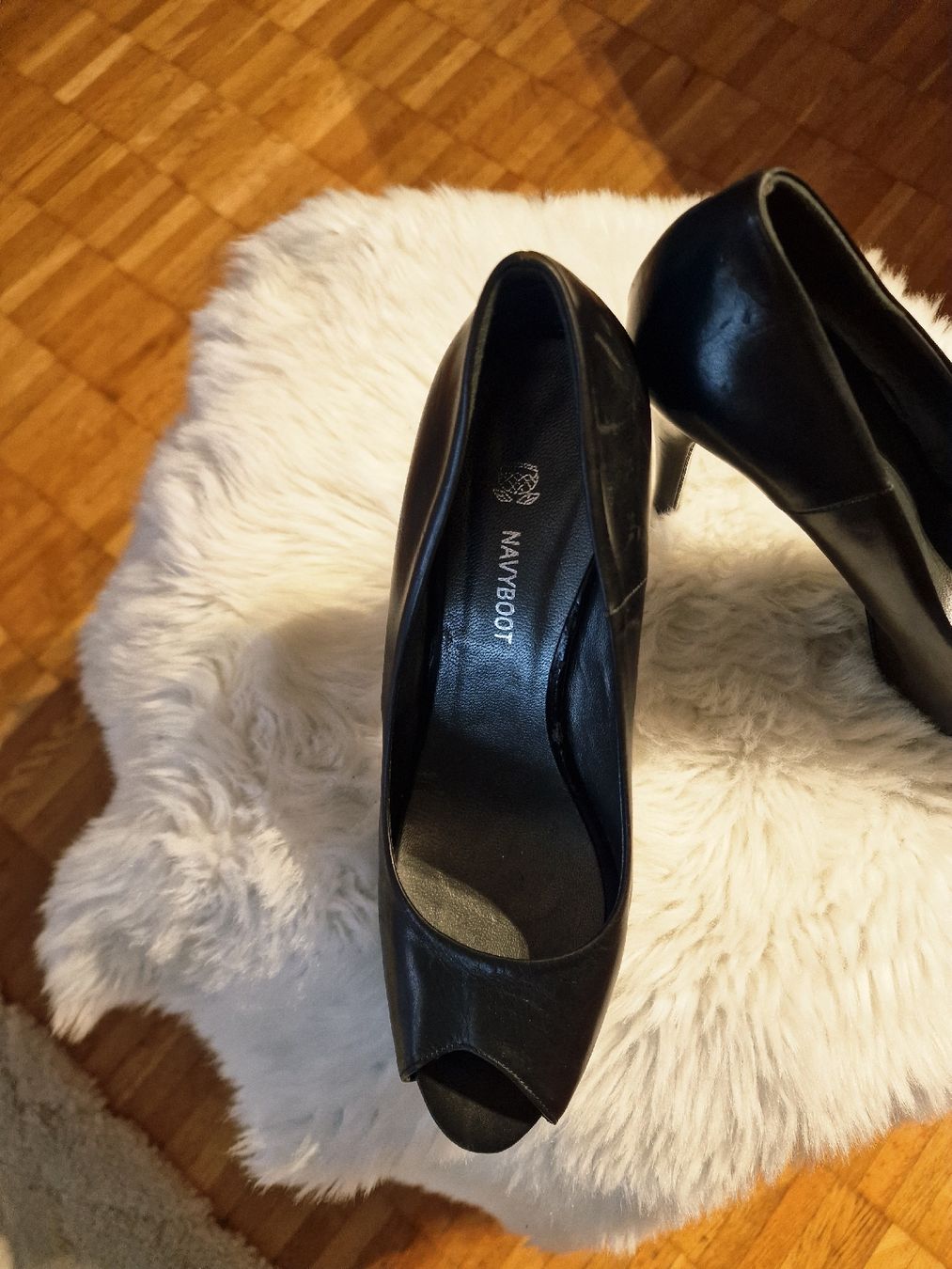 Navyboot Damenschuhe: Escarpins cuir noir NAVYBOOT pointure 40 – Gebraucht aus Buchrain von nie_2qtb 1