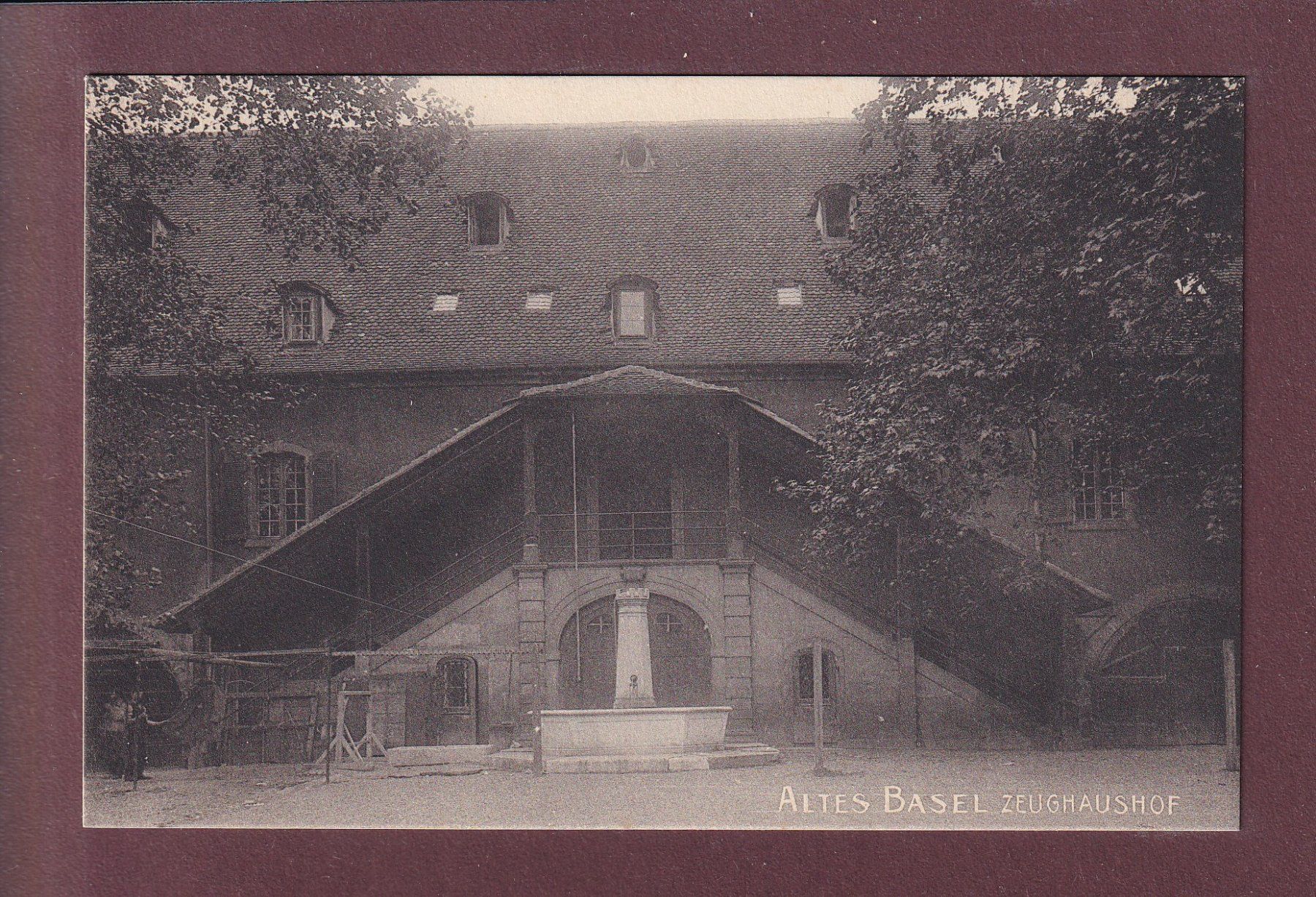 Cartes postales: Altes BASEL - Zeughaushof – D'occasion à Pully par nicecards