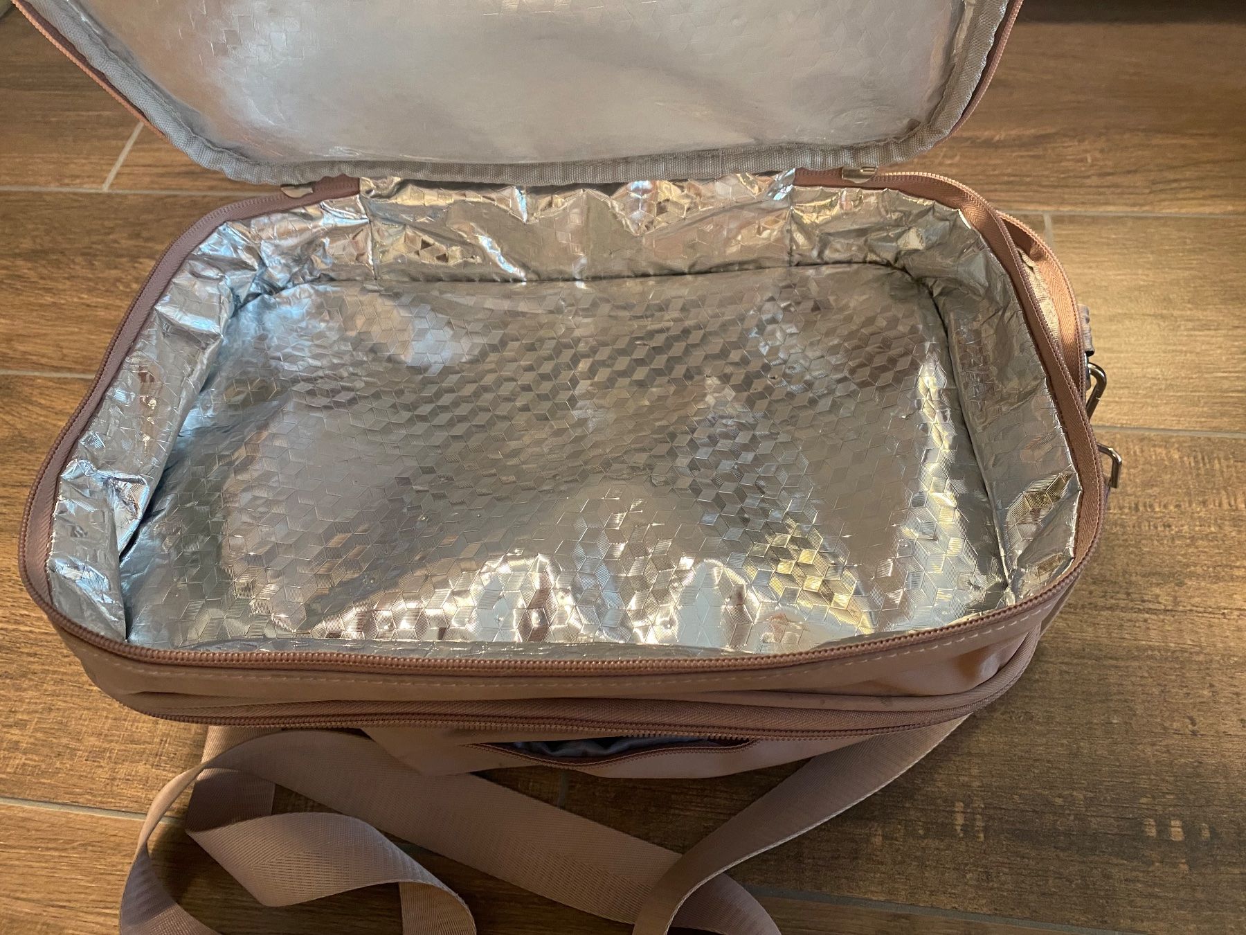 Borse da donna: Kühltasche mit vielen Fächern To-Go rosa – Usato da Pratteln venduto da a23_j2gs 2