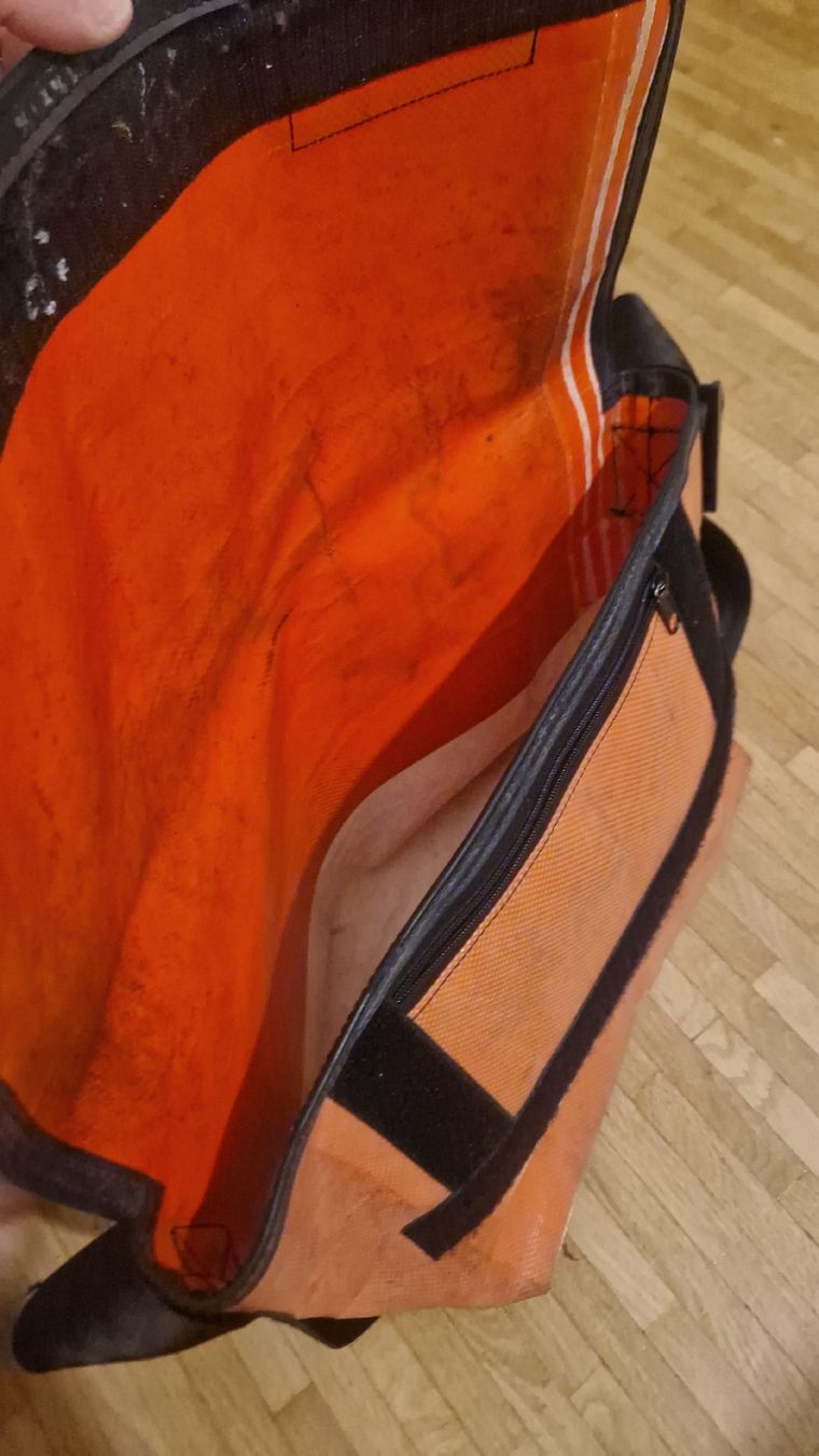 Freitag Taschen: Freitag Messenger Bag - Orange Design  – Gebraucht aus Zürich von MarianaMoore 5
