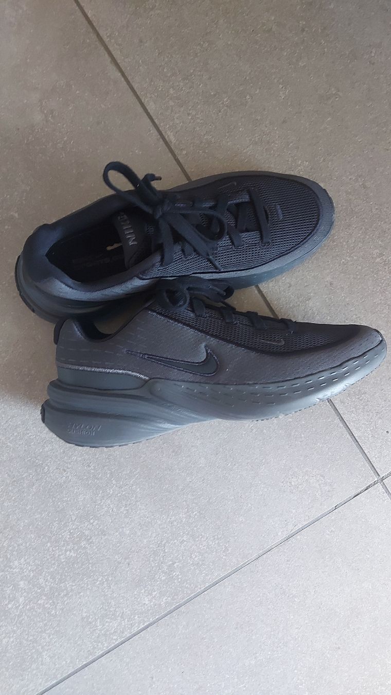 Nike Scarpe da donna: Nike Freizeitschuh – Nuovo (secondo la descrizione) da Schwarzenegg venduto da babale