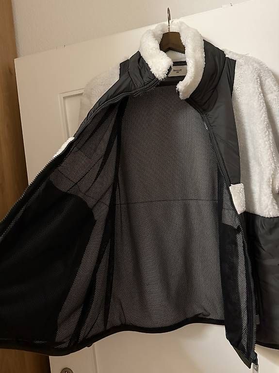 Jacken: Bally Übergang Jacke neu – Gebraucht aus Zürich von ram_9k9v 2