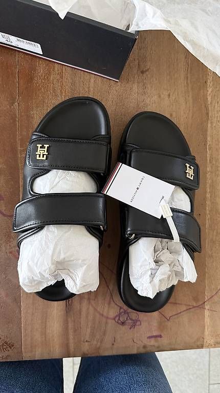 Scarpe da donna: Tommy Hilfiger Pantoletten Gr. 40 – Usato da Glattfelden venduto da T.DY 3