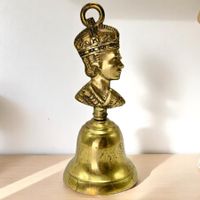 Cloche Reine Elizabeth II en bronze massif doré. Angleterre