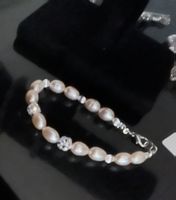 Elegantes Perlenarmband mit Strass - Zeitloser Schmuck