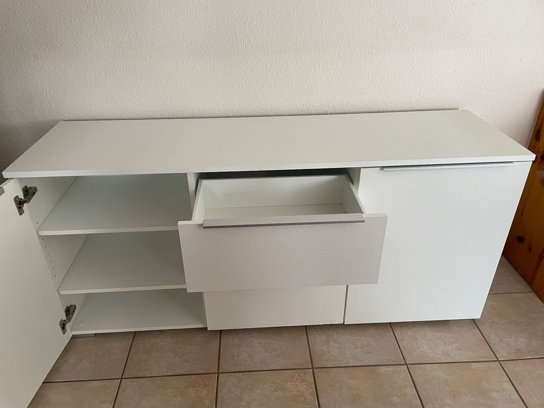 Kommoden: Modernes weisses Sideboard / Kommode mit Schubladen – Gebraucht aus Veysonnaz von 3run 1