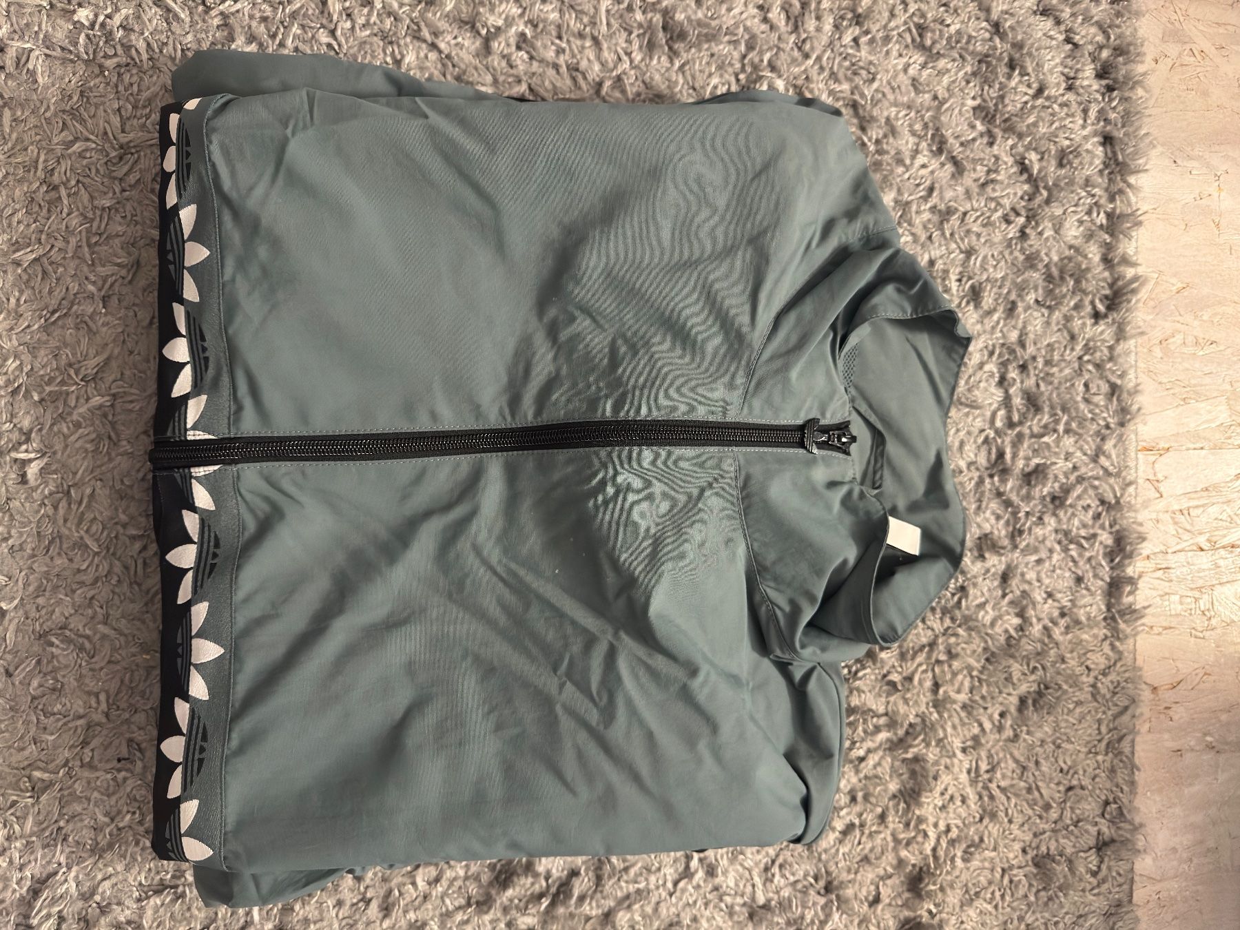 Adidas Jacken: Adidas Jacke ungetragen – Neu (gemäss Beschreibung) aus Römerswil LU von oli_9hd5