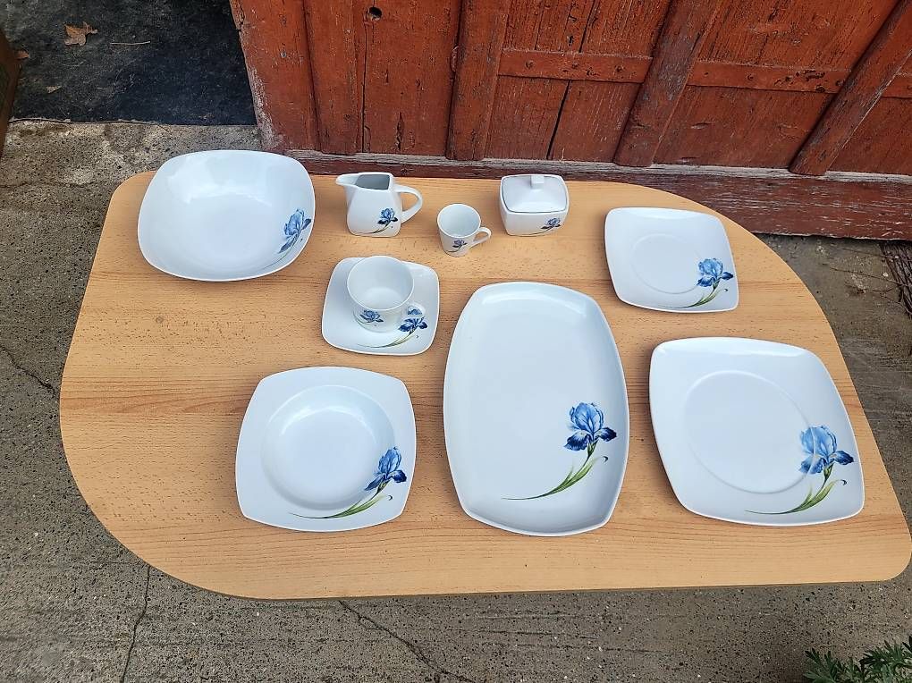 Set di piatti: Geschirrset Mit Schwertlilien Motiv  – Usato da Benken ZH venduto da kel_jr7d 3