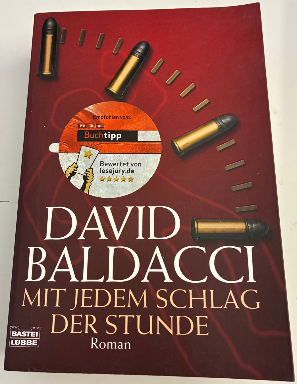 Libri: David Baldacci - Mit jedem Schlag der Stunde, Roman Top! – Usato da Reutlingen venduto da Gianni16
