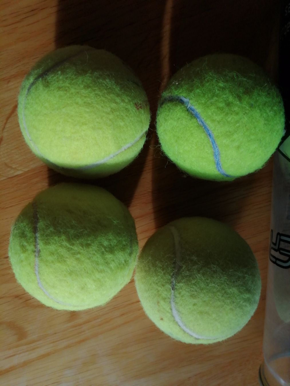 Palloni: 4 verschiedene Tennisbälle. + Dose – Usato da Honau venduto da holunder3 3