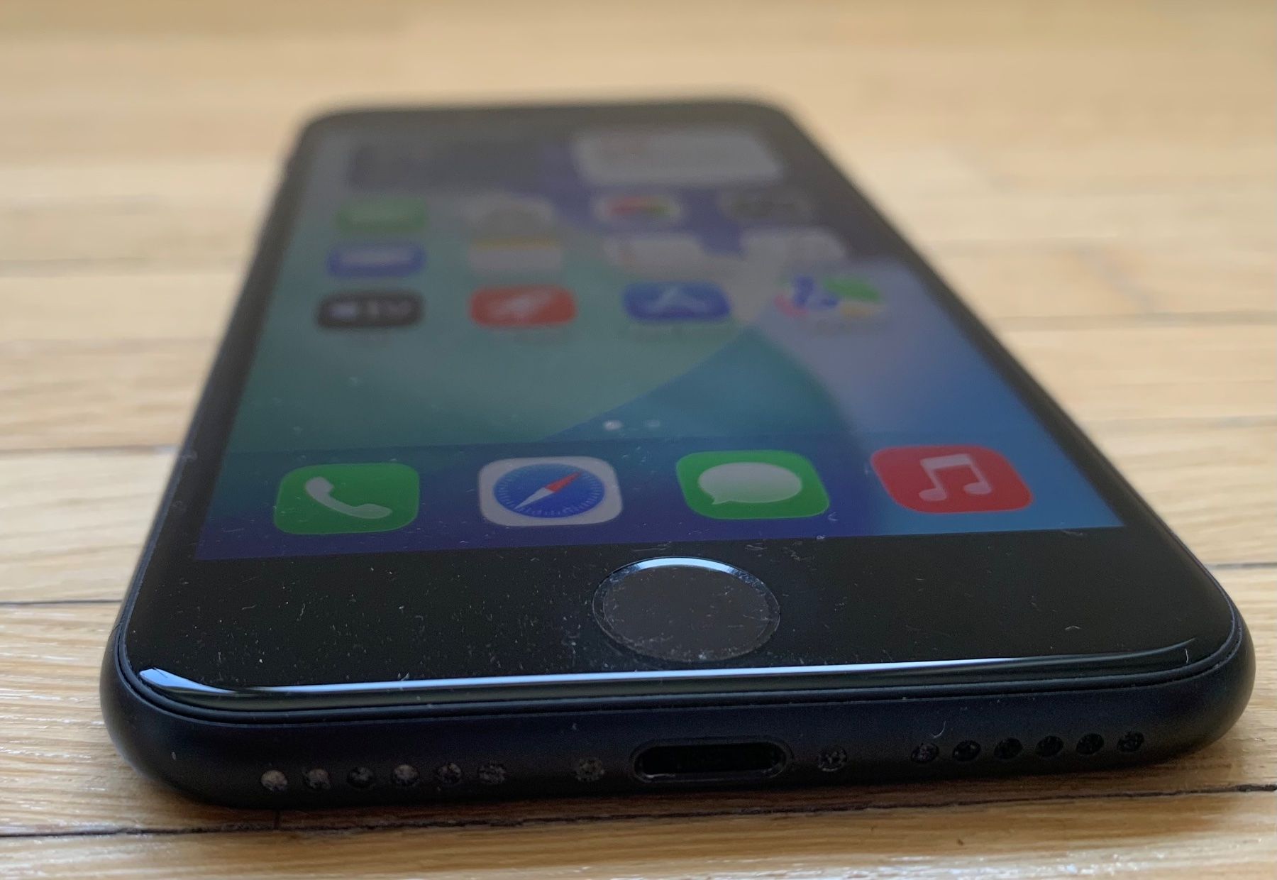 Apple Telefoni cellulari / Smartphones: iPhone SE Gen.2 (2020) schwarz 64 GB – Usato da Rüti ZH venduto da Mazsola777 4
