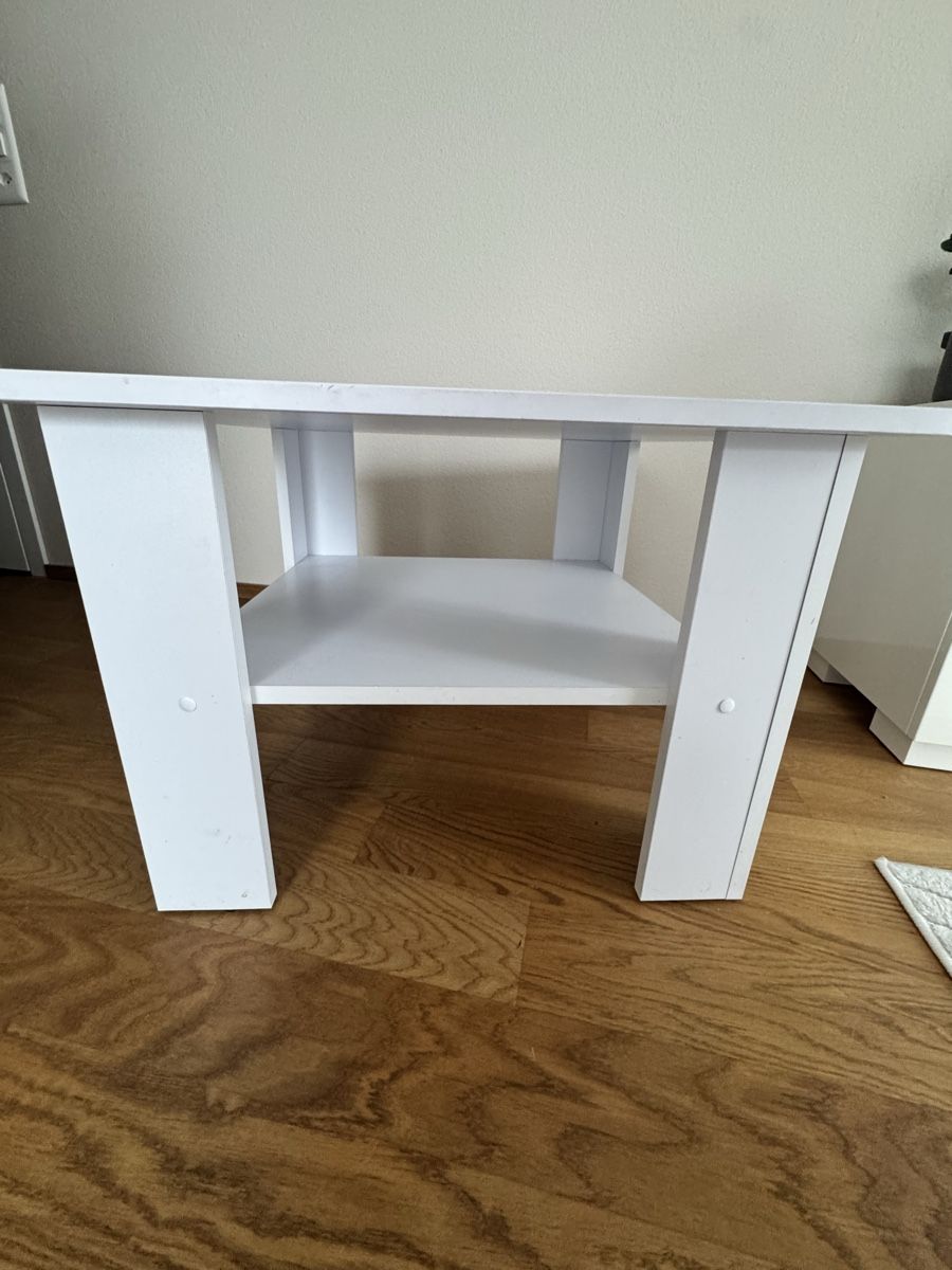 Tavoli: Couch Tisch weiss 60x60x42 – Nuovo (secondo la descrizione) da Horgen venduto da st2606 2