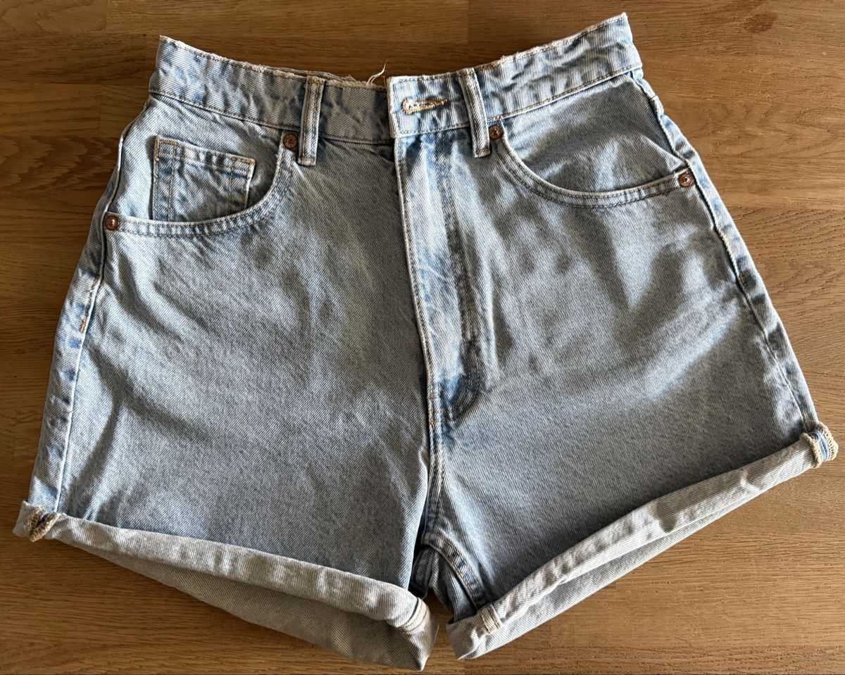Zara Jeans: Jeans-Shorts, Zara,  Grösse 38 hellblau  – Usato da Anglikon venduto da Haraldinho
