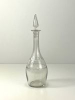 Glas Karaffe mit einem spitzen Stopfen ca 37 cm Höhe