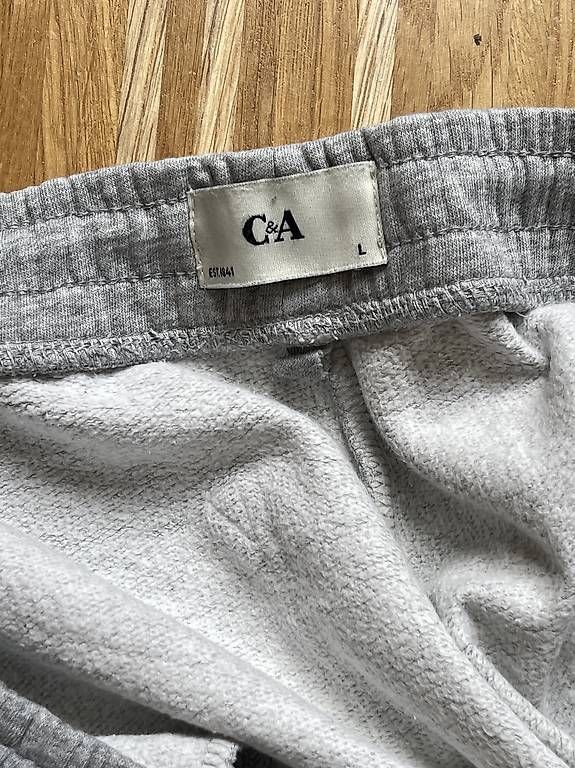 Hosen: C&A Jogginghose Grau – Gebraucht aus Dübendorf von LeonhardsRicardo 1