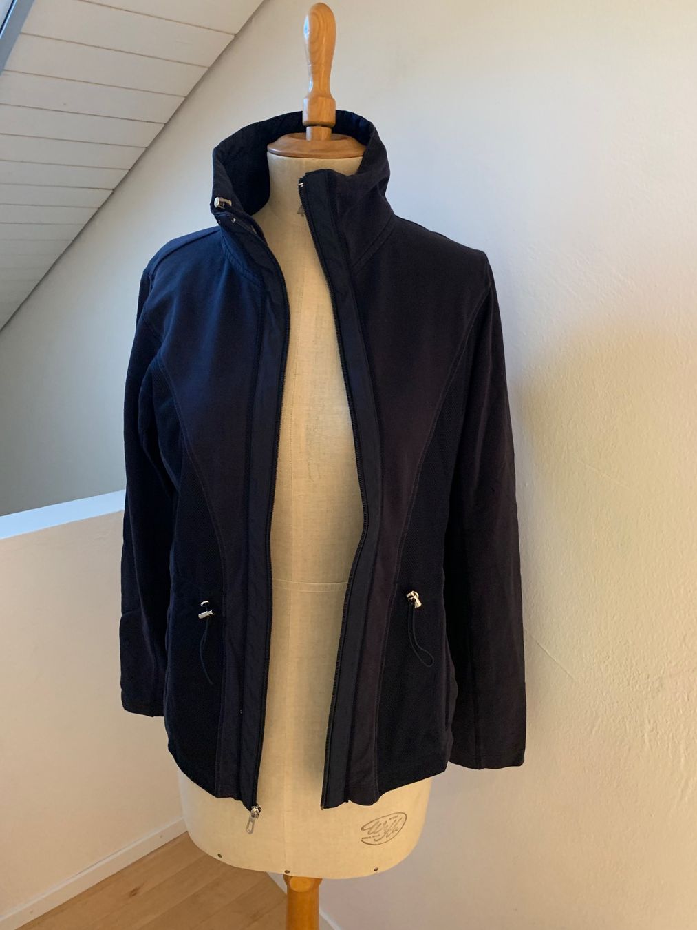Bonita Jacken: Bonita Jacke – Gebraucht aus Ennetbaden von usemiste
