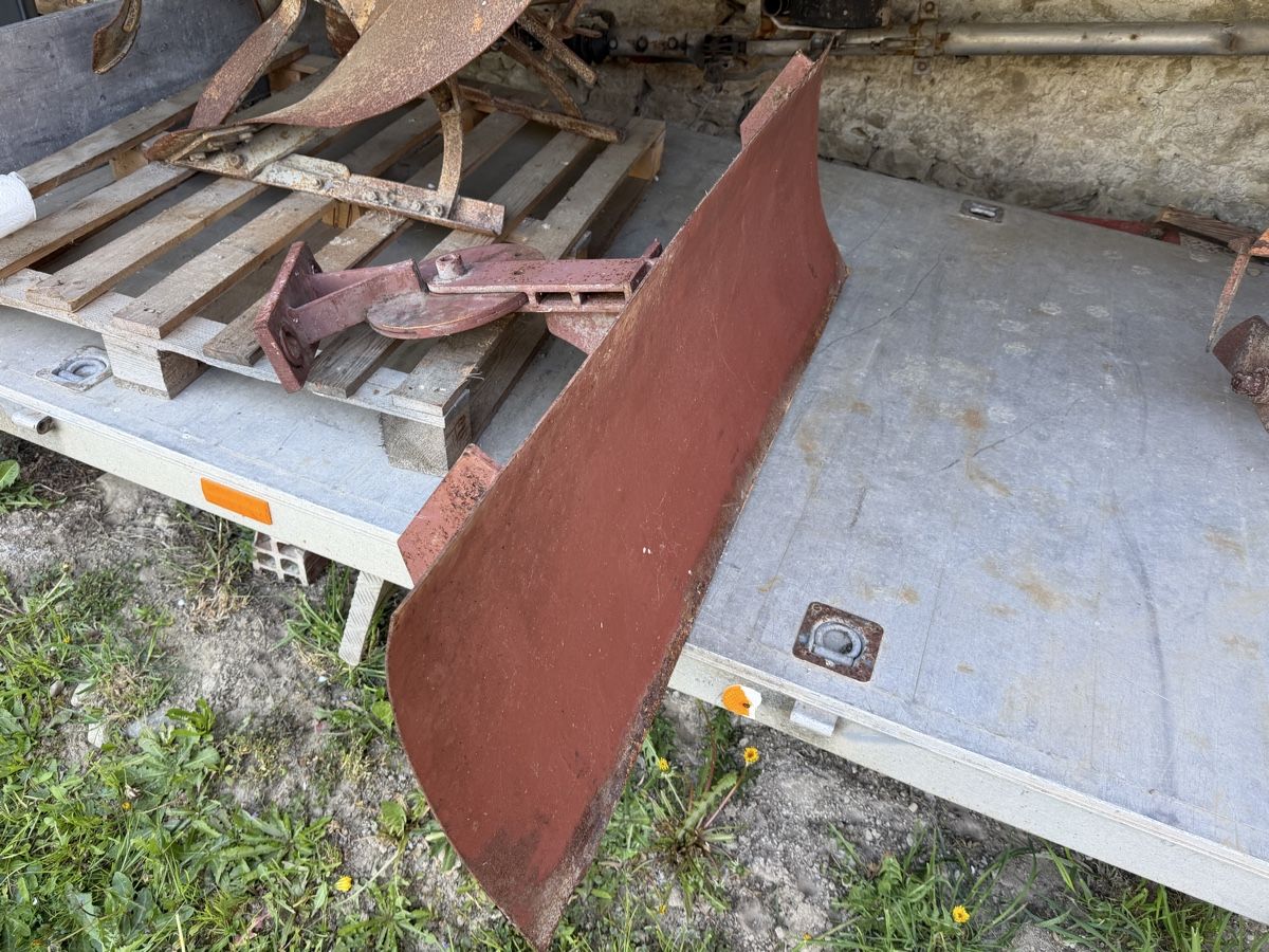 Bucher Tutte le macchine: Bucher KT 10 Anbaugeräte – Usato da Brügglen venduto da and_t8kd 3