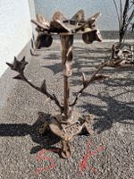 Rustikaler Metallständer mit Blütenornamenten, 5 Kg