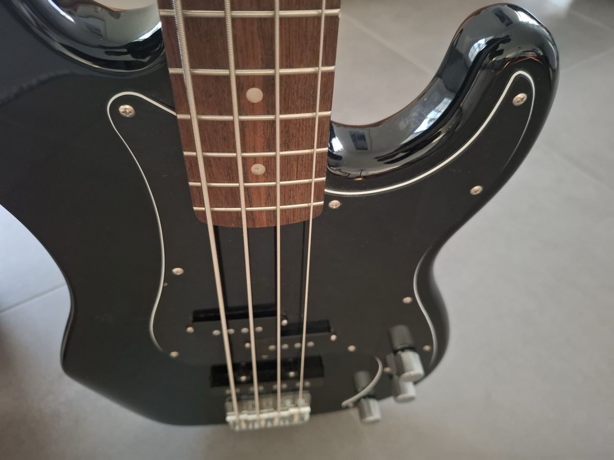 Squier Strumenti musicali: Squier Affinity PJ Bass Schwarz – Nuovo (secondo la descrizione) da Thun venduto da sof_by7w 4