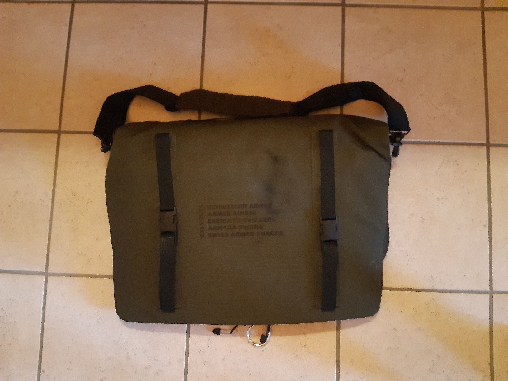 Schweizer Armee Taschen: Ausgänger Tasche Schweizer Militär – Gebraucht aus Toffen von Gwunderegge77 2
